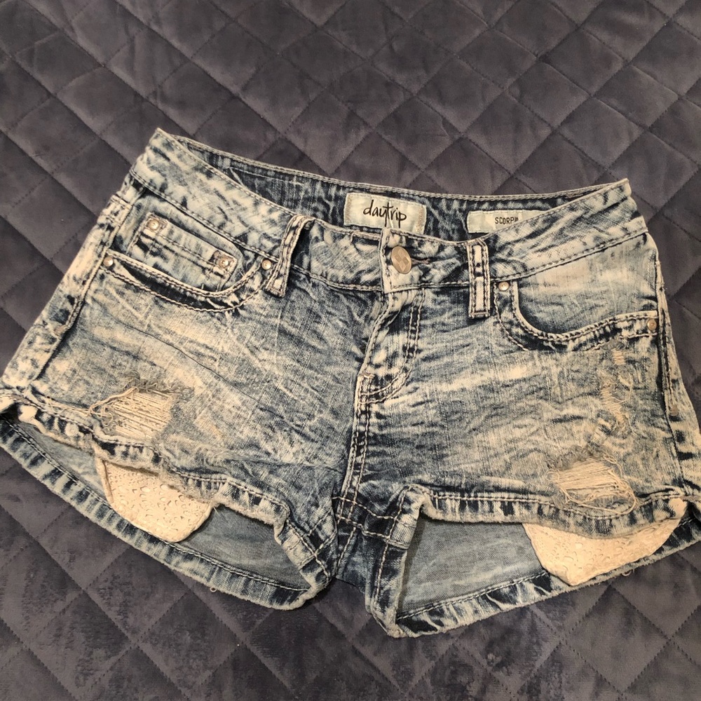 ❌Sold❌ Daytrip Scorpio Shorts